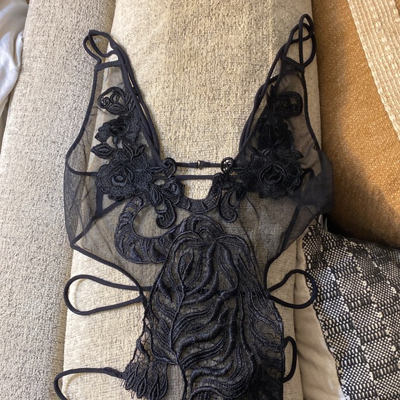 Aimee Sheer Strappy Hi Low Maxi Slip - Picture 9 of 11